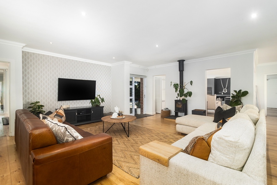 7 Bedroom Property for Sale in Durbanville Hills Western Cape